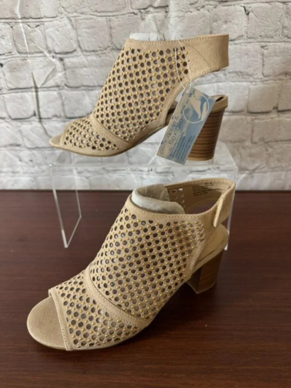 NWT Kim Rogers Tan Perforated Peep Toe Slingback Sandals Size 6.5